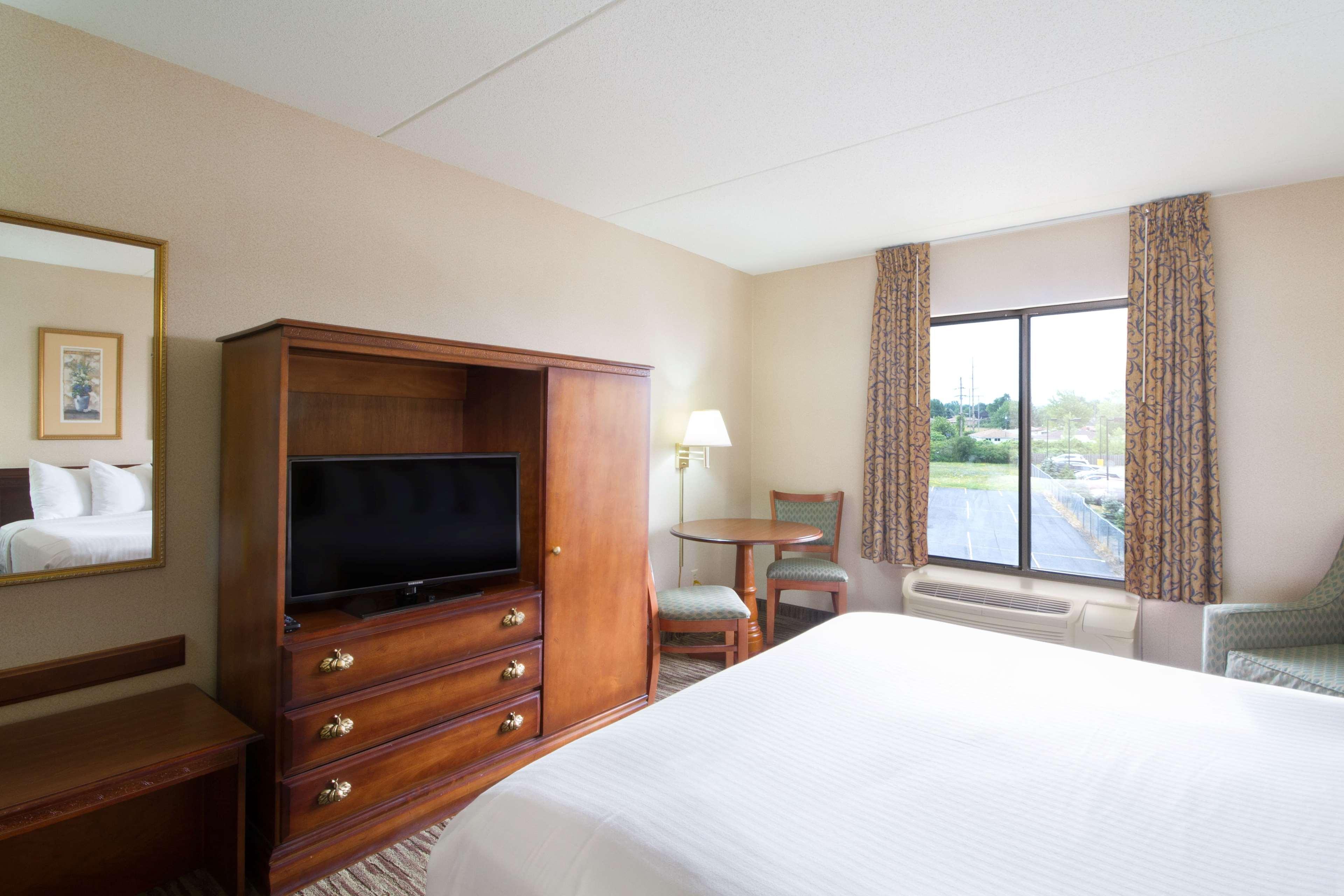 Comfort Inn & Suites Buffalo Airport Экстерьер фото