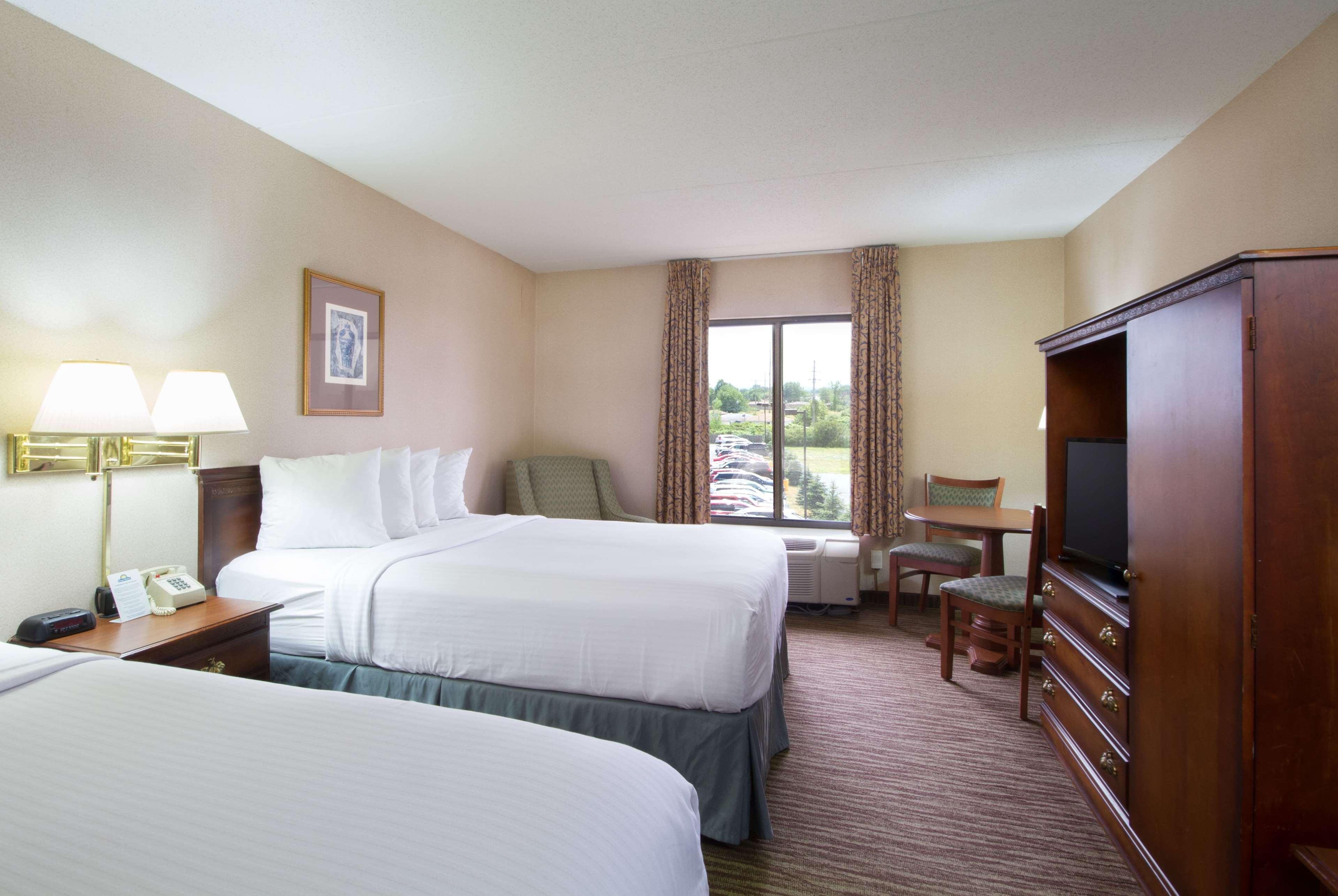 Comfort Inn & Suites Buffalo Airport Экстерьер фото