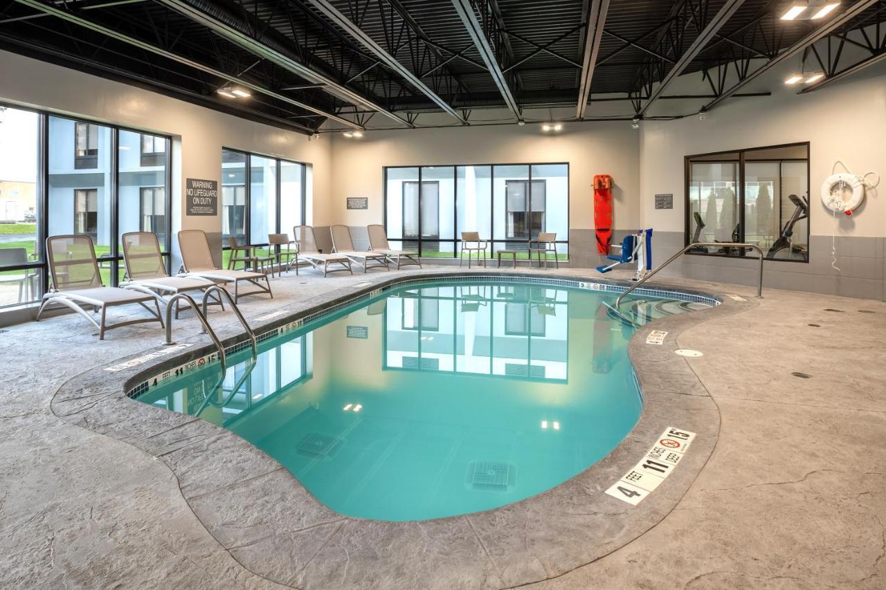 Comfort Inn & Suites Buffalo Airport Экстерьер фото