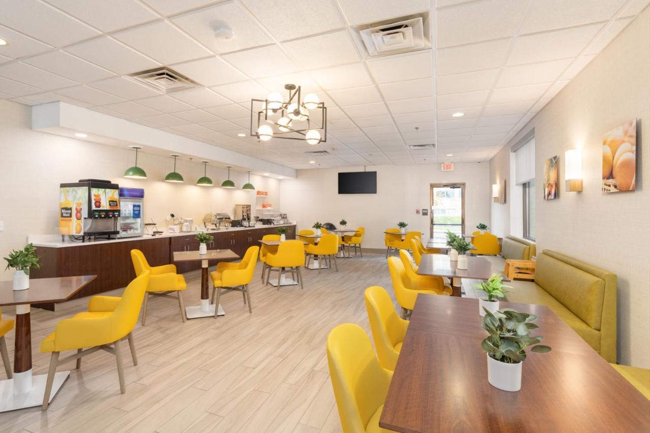 Comfort Inn & Suites Buffalo Airport Экстерьер фото