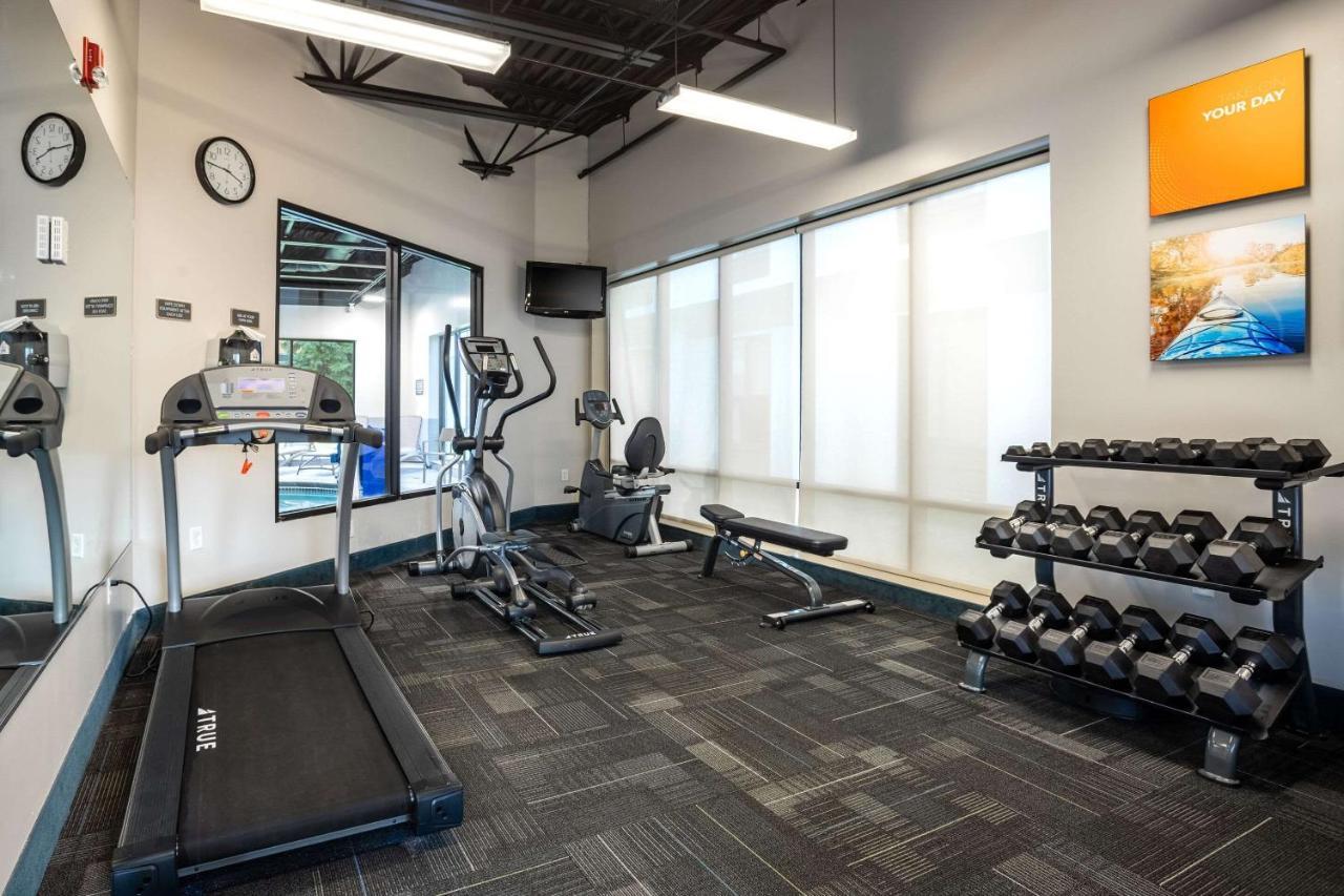Comfort Inn & Suites Buffalo Airport Экстерьер фото