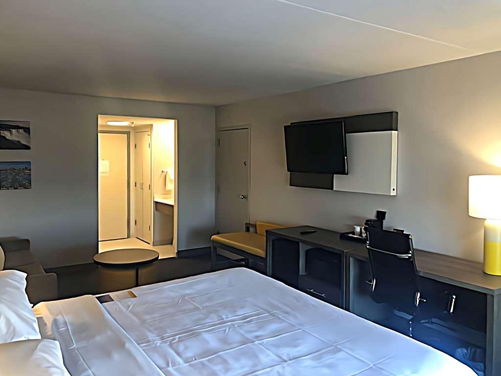Comfort Inn & Suites Buffalo Airport Номер фото