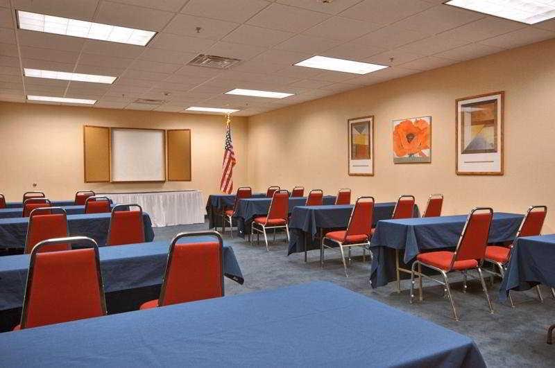 Comfort Inn & Suites Buffalo Airport Удобства фото